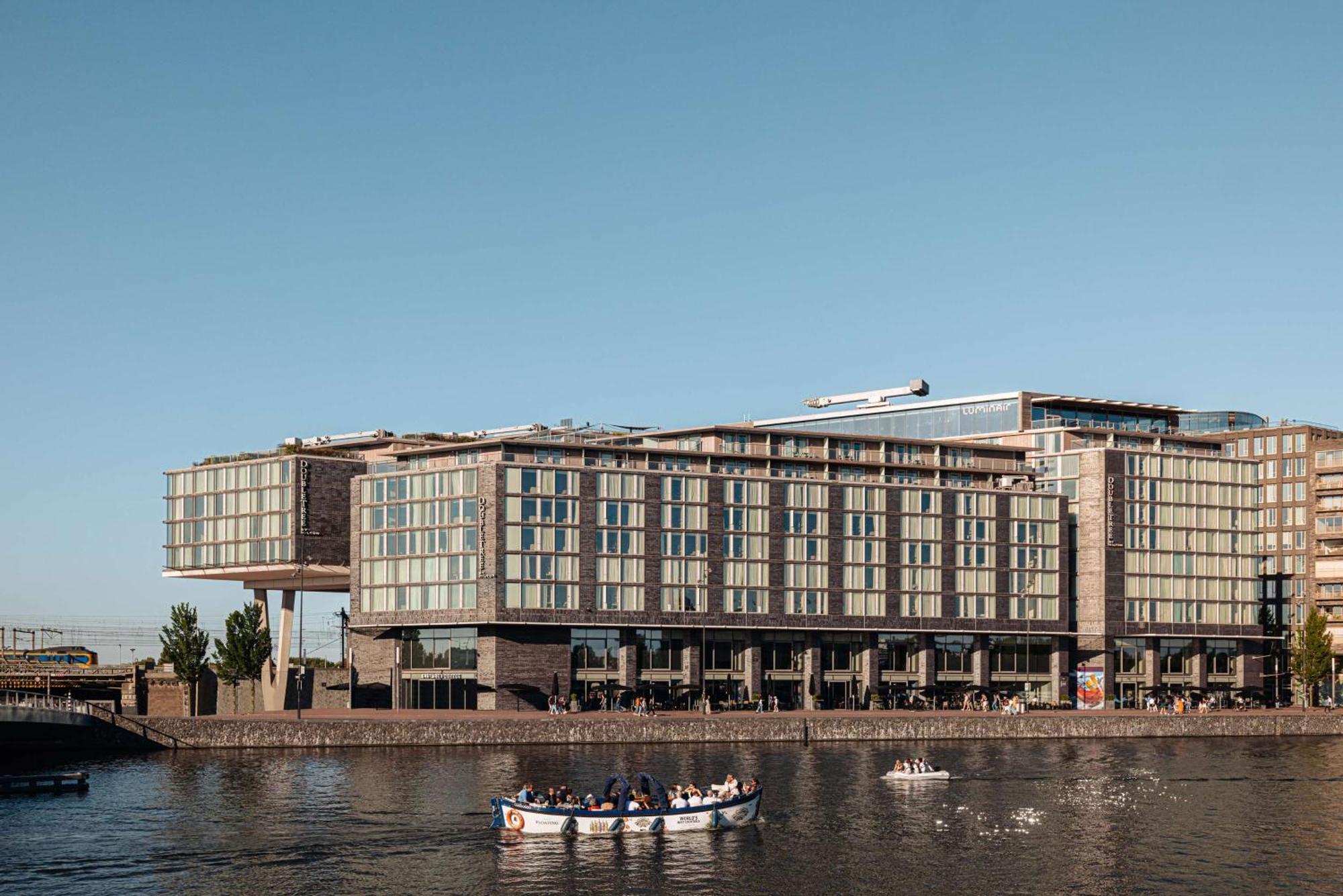 Doubletree By Hilton Amsterdam Centraal Station Exterior foto